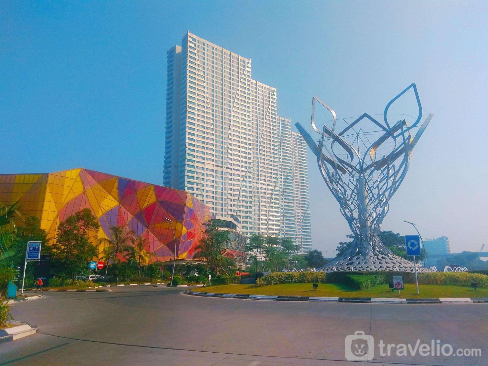 Modern And Spacious Grand Kamala Lagoon By Travelio Bekasi