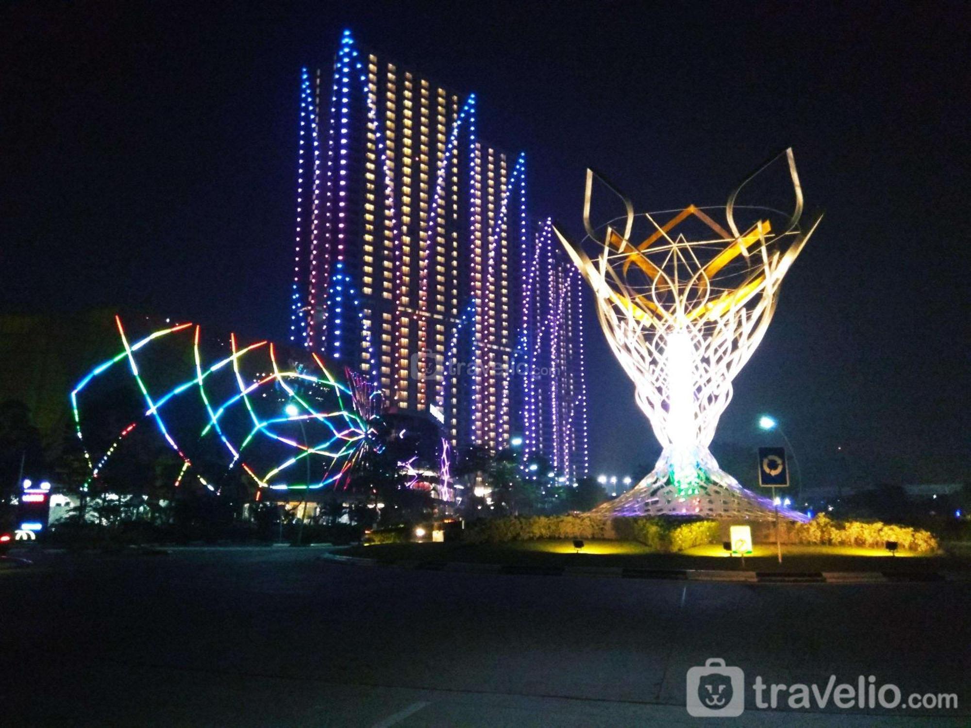 Modern And Spacious Grand Kamala Lagoon By Travelio * Bekasi
