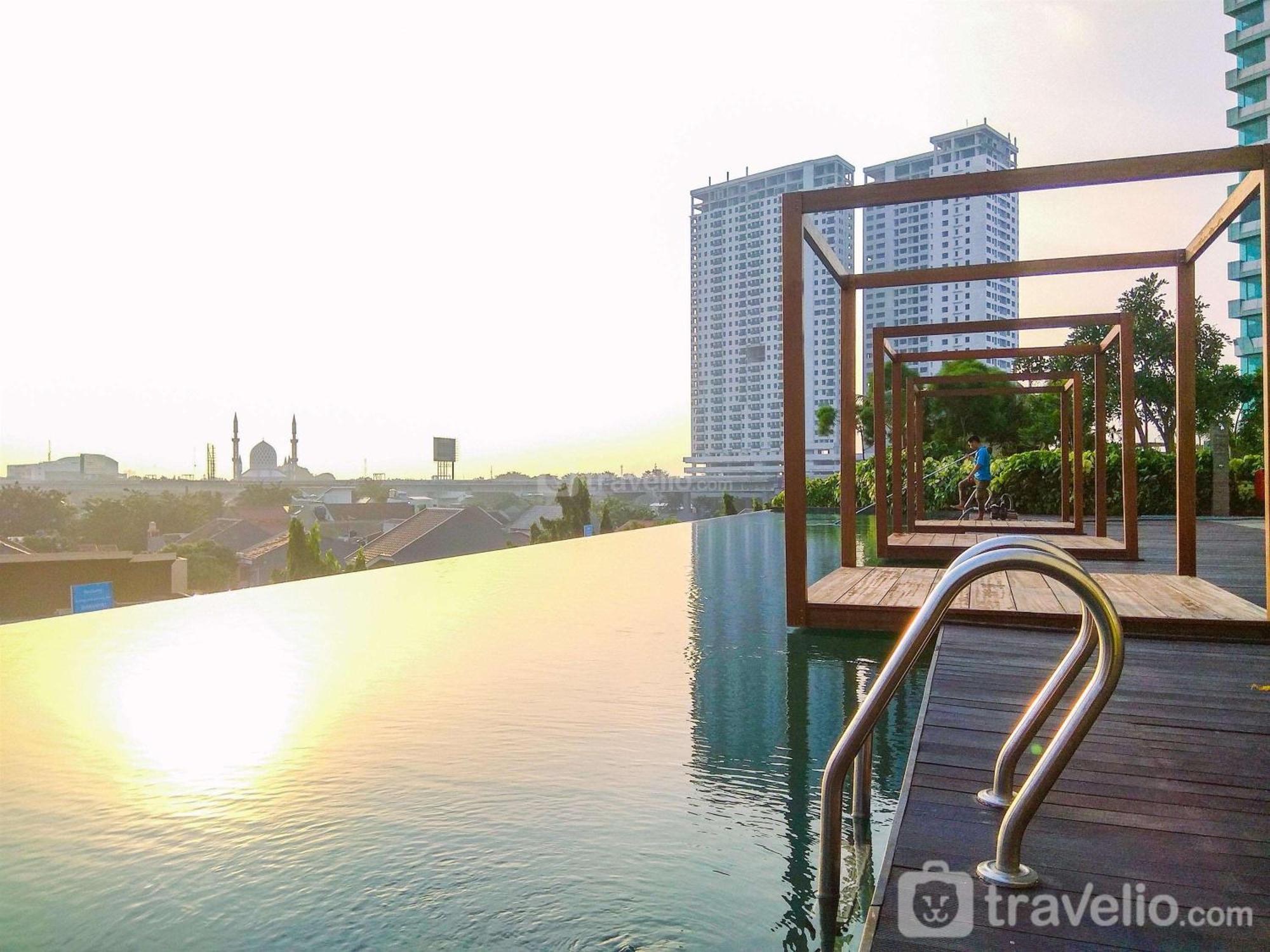 Modern And Spacious Grand Kamala Lagoon By Travelio Apartemen *