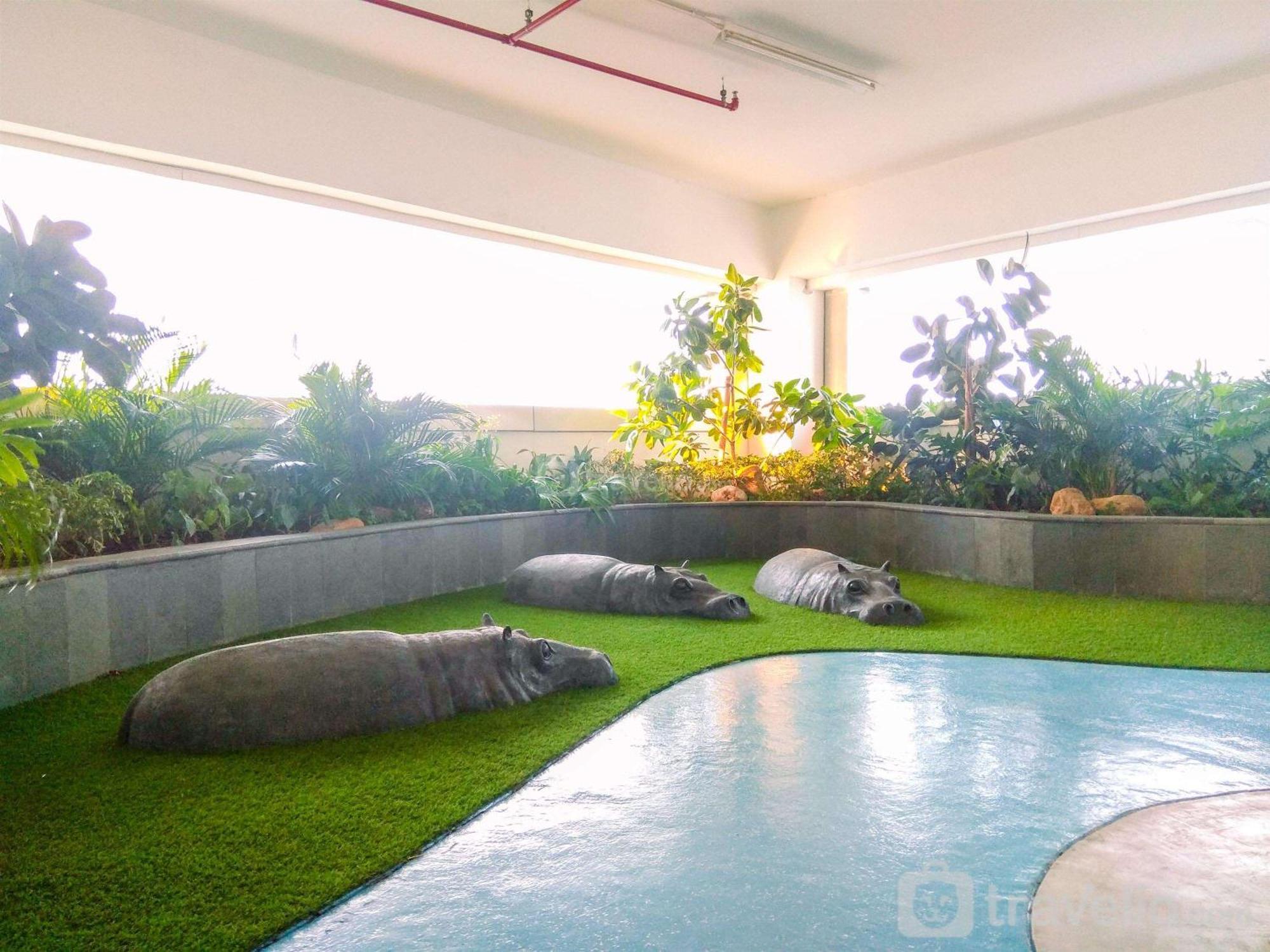 Modern And Spacious Grand Kamala Lagoon By Travelio Apartemen Bekasi