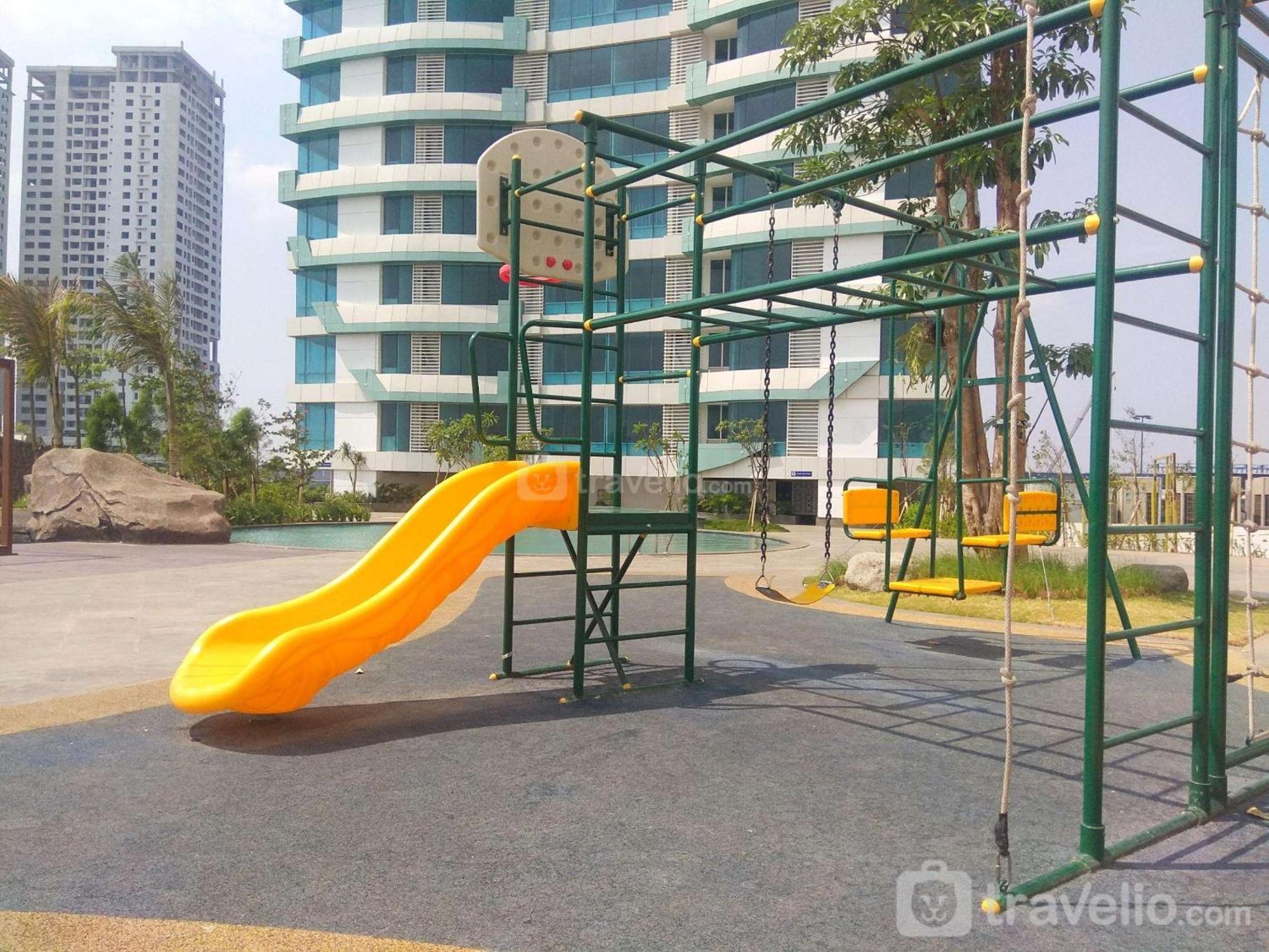 Modern And Spacious Grand Kamala Lagoon By Travelio Bekasi